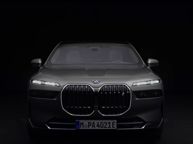 mobil listrik BMW i7