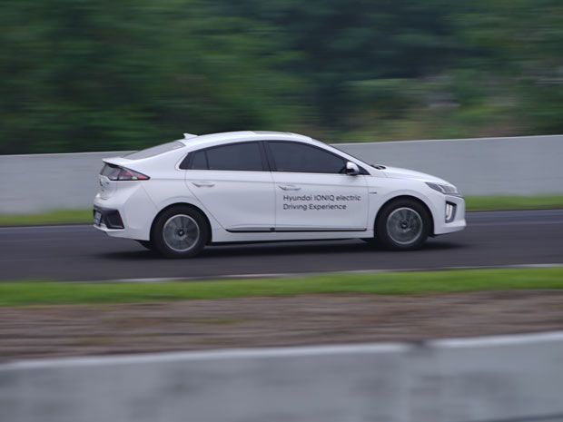 mobil listrik Hyundai Ioniq