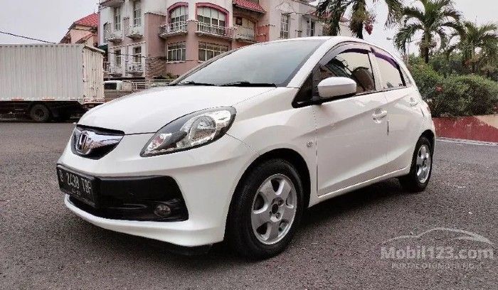 harga mobil honda brio bekas 2022
