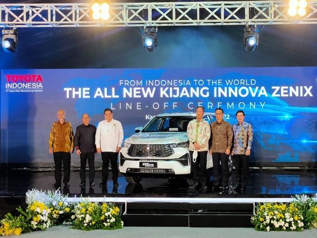 produksi Toyota Kijang Innova Zenix di Indonesia