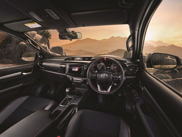 Interior Toyota Hilux GR Sport