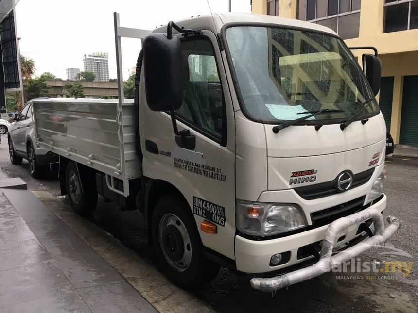 2017 Hino 300 Series Lorry