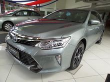 2016 Toyota Camry 2.5 Hybrid (A) -- SEE TO BELIEVE --