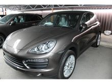 2010 Porsche Cayenne 4.8 S SUV (A)