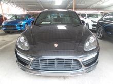 2011 Porsche Cayenne 4.8 Turbo (a) -- RECOND