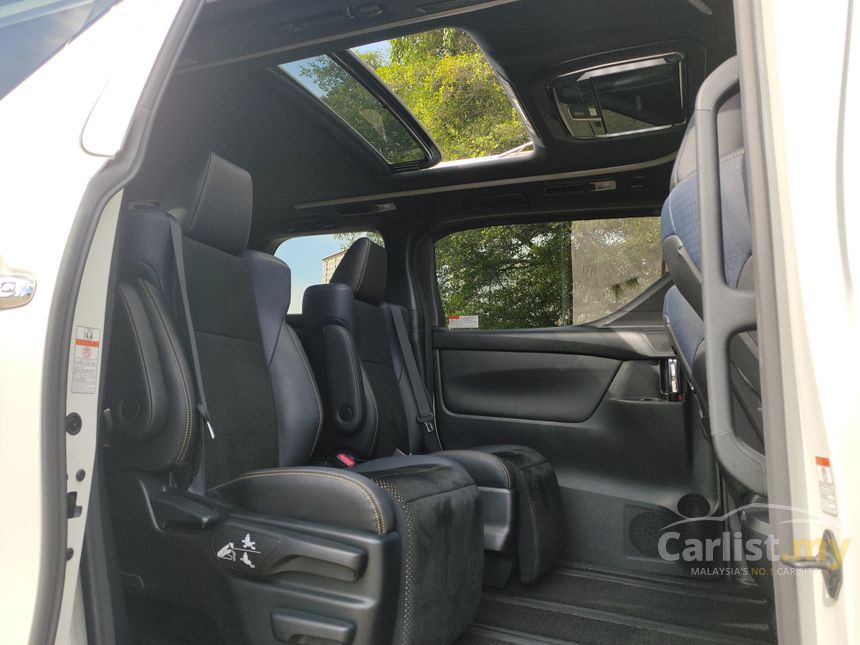 Recon 2017 Toyota Vellfire 2.5 Z Golden Eyes,SUNROOF,MOONROOF,FULL