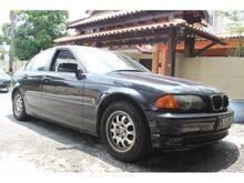 2000 BMW 318i - Brand new paint job