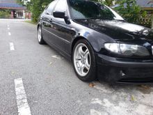 2004 BMW 325i 2.5 Sports Sedan