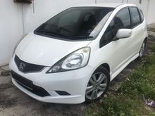 Honda Jazz 1.5 V (A) #CBU IMPORTED MODEL #MULTIFUNCTION STEERING #CRUISE CONTROL #FULL LOAN