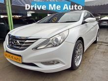 2010 Hyundai Sonata 2.4 Sedan - PANAROMIC ROOF - HIGH LOAN