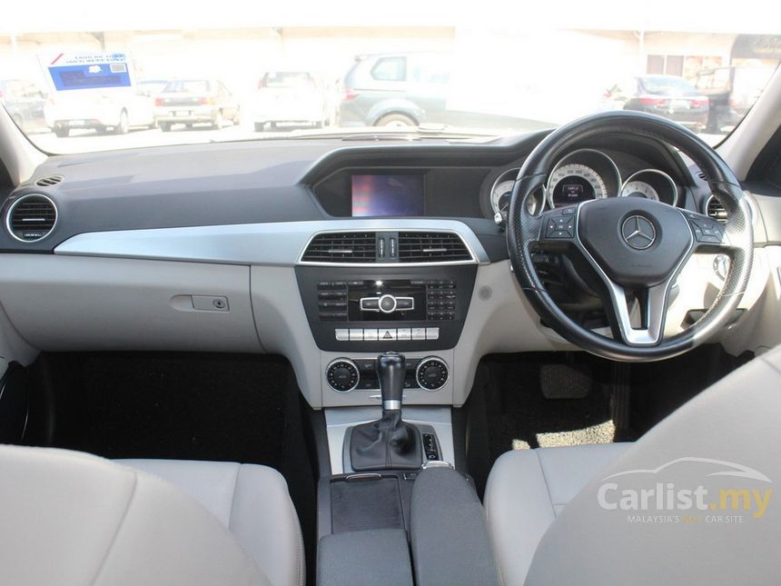 Mercedes-Benz C200 CGI 2013 AMG 1.8 in Johor Automatic 