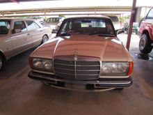 1986 Mercedes-Benz 200SE (M) -- WELL MAINTAINED --