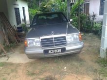 1992 Mercedes-Benz 260E 2.6 Sedan