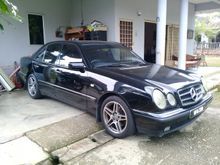 1995 Mercedes-Benz 280E 2.8 Sedan