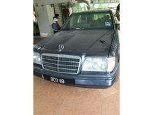 1990 Mercedes-Benz 300E 3.0 Sedan