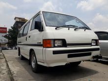 2005 Mitsubishi Delica 2.5 L300 Van GREEN ENGINE
