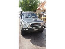 2002 Mitsubishi Storm 2.5 L200 Pickup Truck