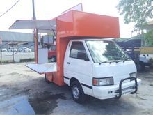 Nissan vanette food truck