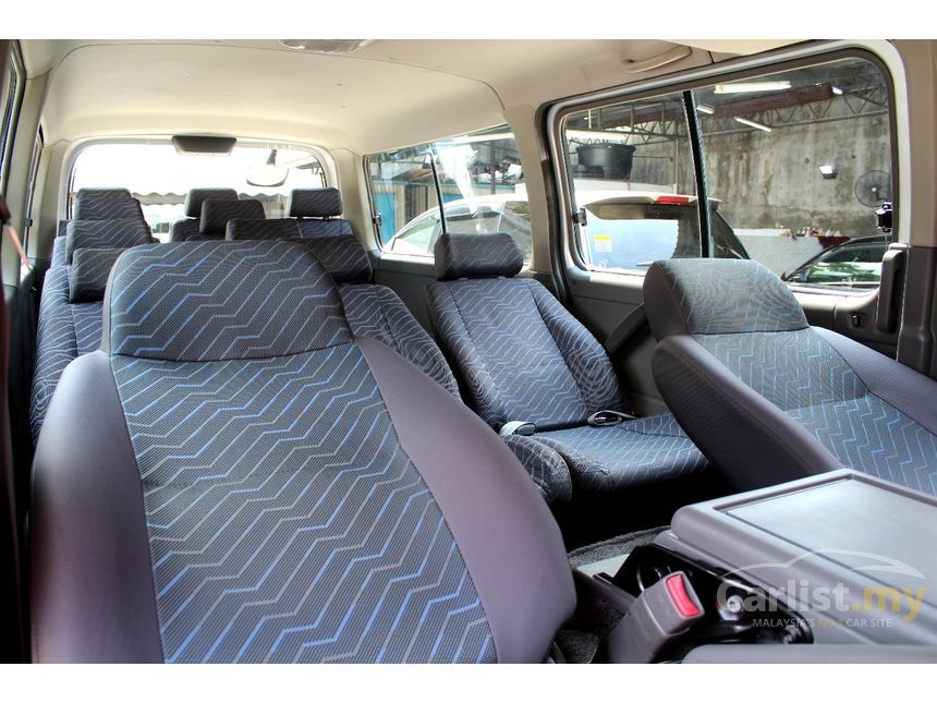 Nissan Urvan 2010 Panel 3.0 in Selangor Manual Van Silver 