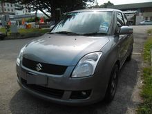 2011 Suzuki Swift 1.5 -- GREAT CAR --