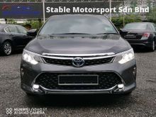2017 Toyota Camry 2.5 Hybrid Luxury Sedan Like New