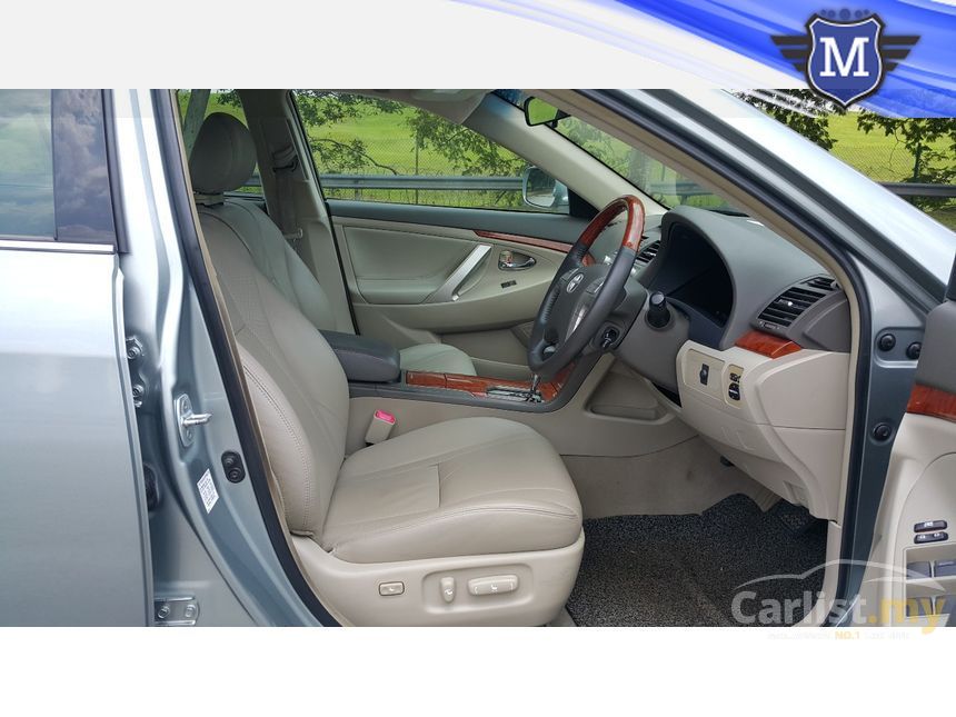Toyota Camry 2011 V 2.4 in Kuala Lumpur Automatic Sedan 