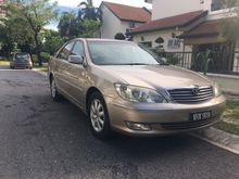 2002 Toyota Camry 2.4 V Sedan