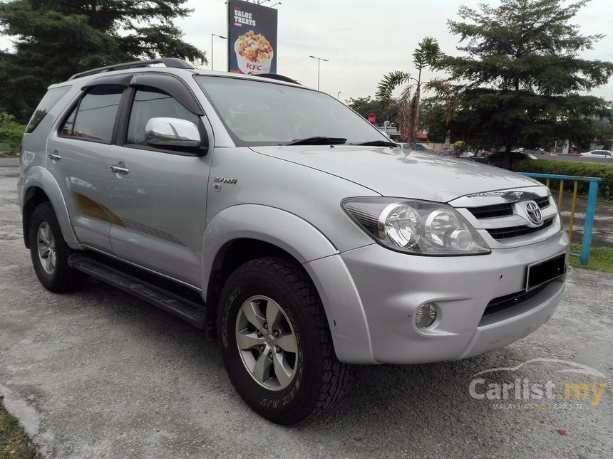 Toyota fortuner 2006 год