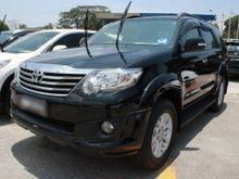 2012 Toyota Fortuner 2.7 V SUV (A)