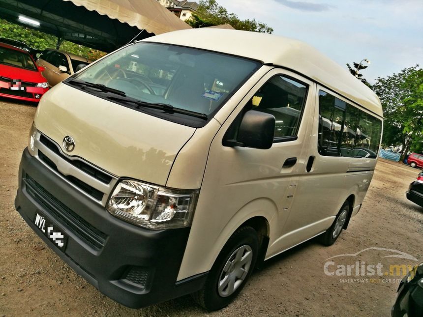 Toyota hiace 2013