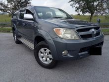 Toyota Hilux 2.5 G Pickup Truck YEAR OF MANUFACTURE 2006 2 DIGIT NUMBER PLATE