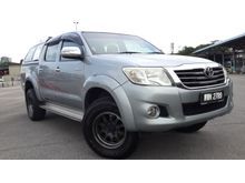 2013 Toyota Hilux 2.5 G Pickup Truck 4x4 TURBO CANOPY FULL