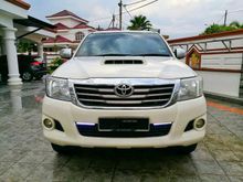 2013 Toyota Hilux 2.5 G Pickup Truck