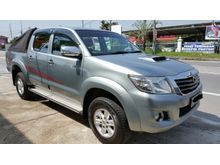 2015 Toyota Hilux 2.5 (A) G Pickup Truck car king 4x4 in town