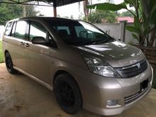 2005 Toyota Isis 1.8 MPV