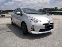 2014 Toyota Prius c 1.5 (A) 1 OWNER FULL SERVICE