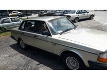 1990 Volvo 240 2.3 GLT Sedan