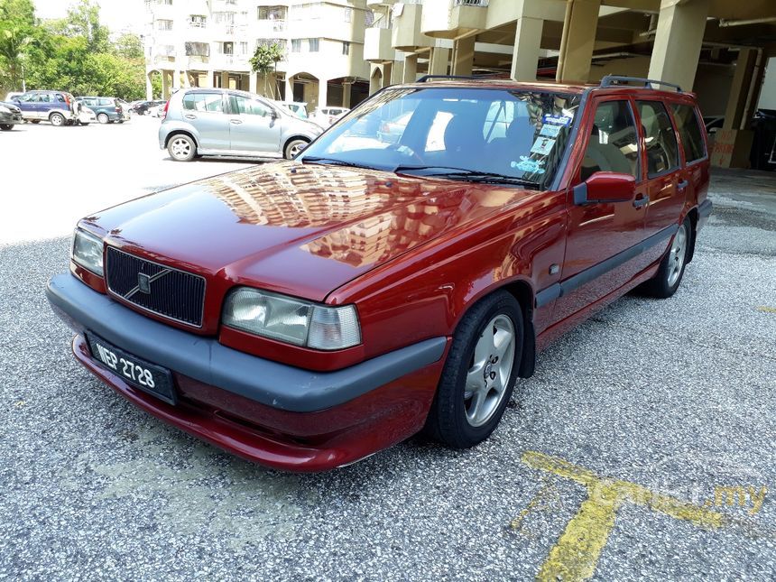 Volvo 850 1995 T5 2.3 in Kuala Lumpur Automatic Wagon Red