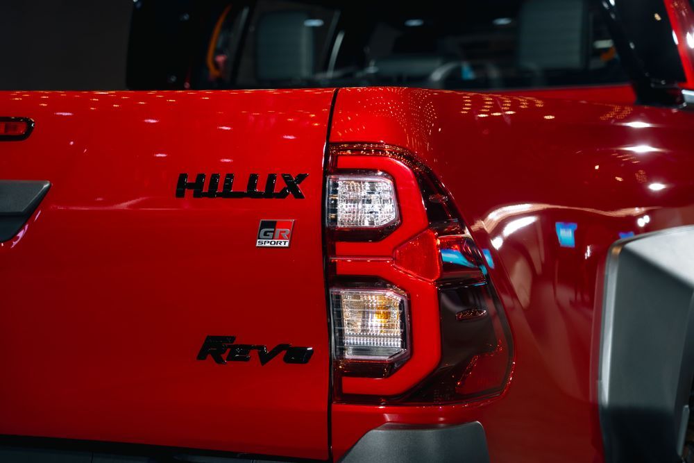 Revo GR Sport น่าซื้อ หรือ เล่นมือสองรุ่นไหนดี?