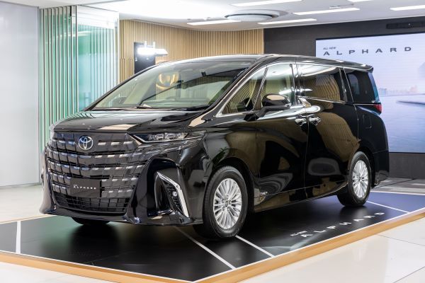 ALPHARD 2.5 HEV BLACK ภายนอก