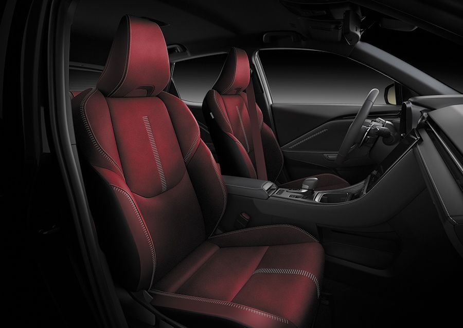 Lexus LBX Bespoke ต่างจาก LBX ปกติยังไง?