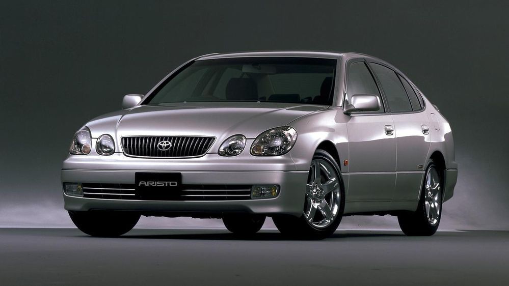 ทำความรู้จักกับ Toyota Aristo V300