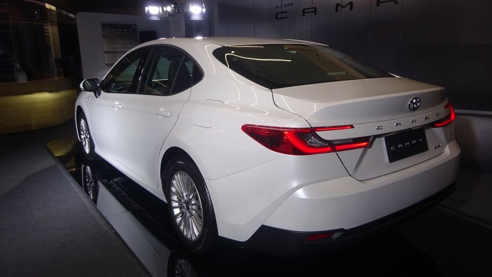 รายละเอียด All-New Toyota Camry รุ่น HEV SMART