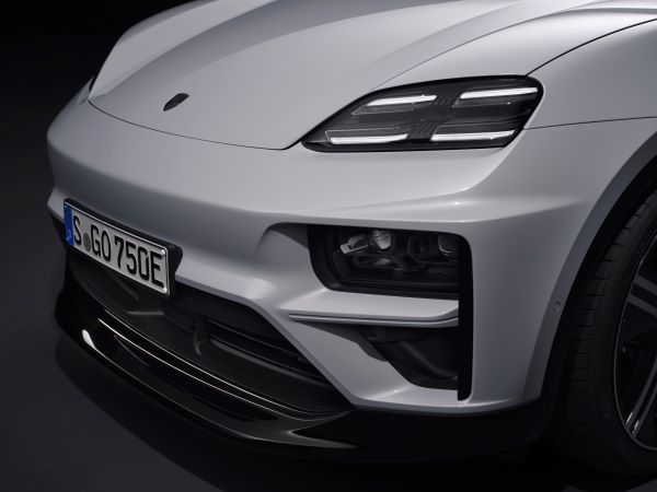 ภายนอก Porsche Macan 2024-2025