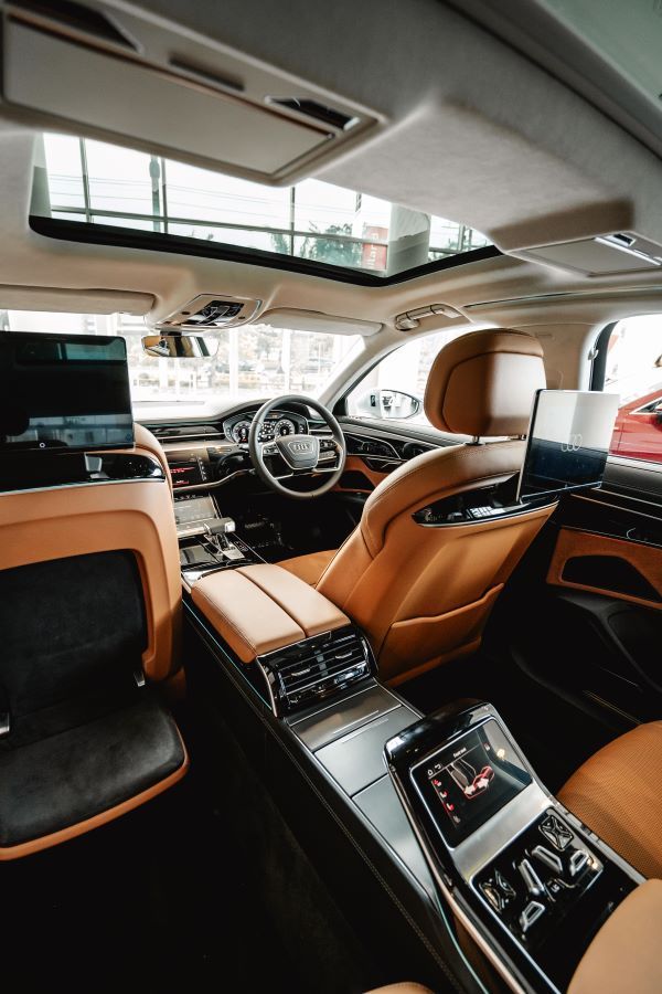 audi a8L ภายใน 