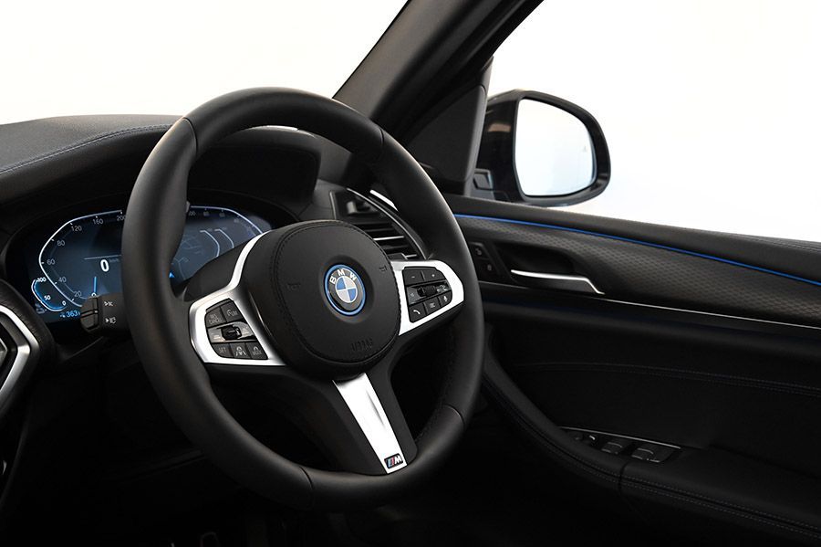 รายละเอียด BMW iX3 (G08)