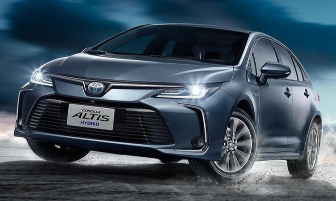 Toyota Corolla Altis 1.8 Hybrid High ที่มีราคามือสองเริ่มต้น 550,000 บาท