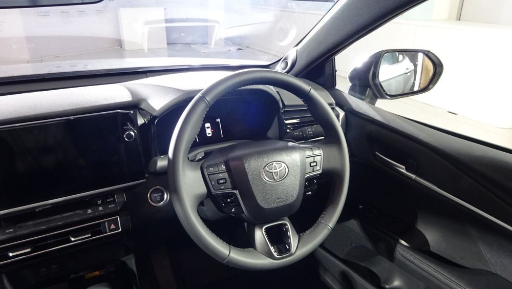 รายละเอียด All-New Toyota Camry รุ่น HEV Premium Luxury