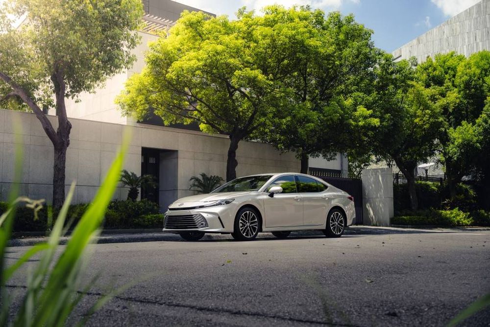 Toyota Camry Gen 8 VS All-New Toyota Camry Gen 9 มีอะไรเปลี่ยนไปบ้าง ...