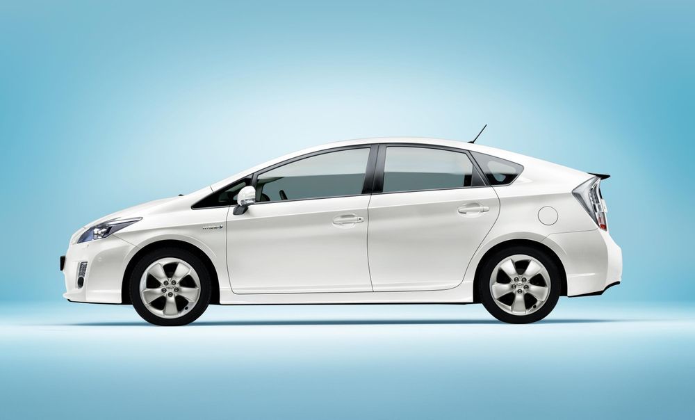 Toyota Prius รถไฮบริดรุ่นบุกเบิกที่ยังคงน่าเล่น!